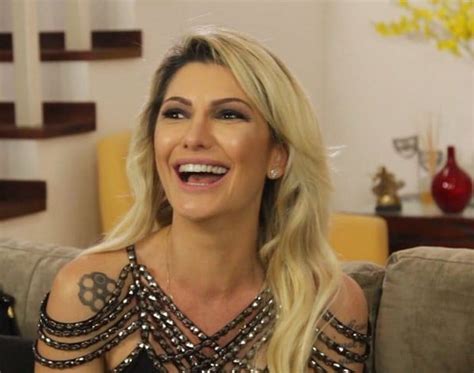 Após desabafar Antonia Fontenelle posta nude na internet TV Foco