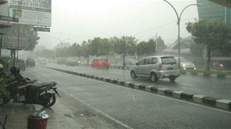 Peringatan Dini BMKG Kamis 11 Mei 2023 19 Wilayah Potensi Hujan Lebat