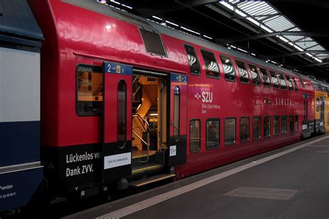 Werbungszug Zug Mit Werbung Des Zvv Z Richer Verkehrsver Flickr