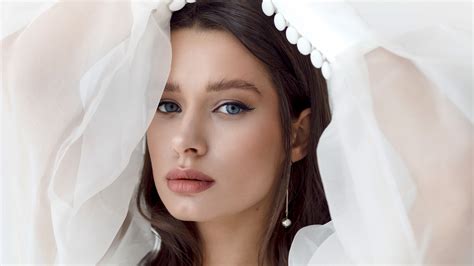 Auktoriserad återförsäljare för makeup från Sensai