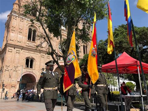 Calles de Cuenca se embanderan por celebración de sus 200 años de