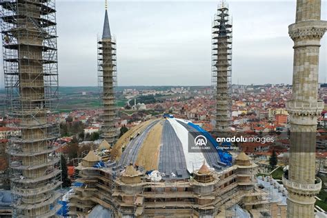 Ana kubbe güçlendirmesi tamamlanan Selimiye Camisi nin restorasyonu sürüyor