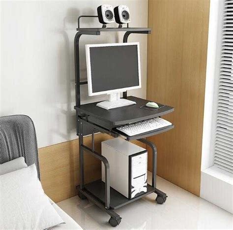 Компьютерный стол на колесиках (20 фото): плюсы передвижного ...