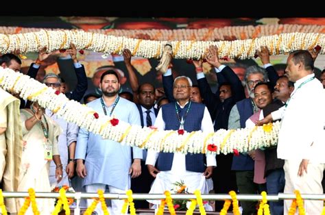 Purnia Bihar Cm Nitish Kumar And Deputy Cm Tejaswi Yadav Garlanded By