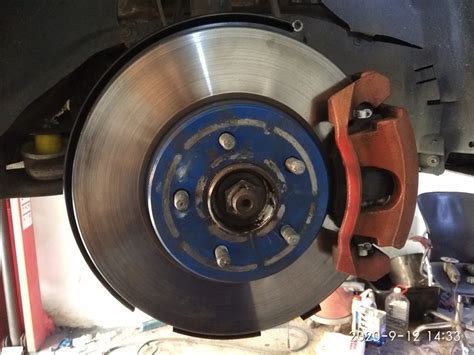 Защита передних тормозных дисков — Jaguar X-Type, 2,1 л, 2005 года ...