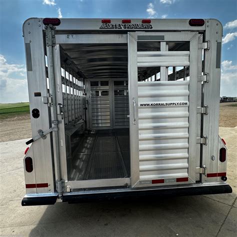 7x32 Cattle/Livestock Trailer for sale | New Elite Trailers 32FT TRIPLE ...