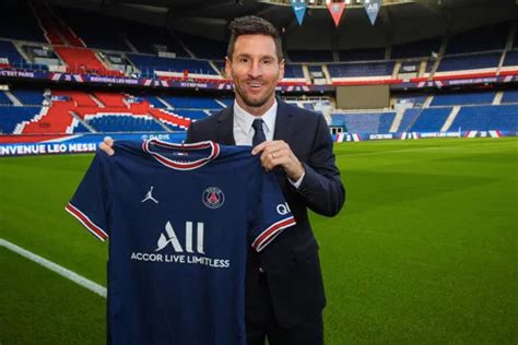 Lionel Messi Es Fichado Por El Paris Saint Germain Serie 26 La