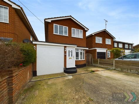 Thisselt Road Canvey Island Ss8 4 Bed Detached House £425000