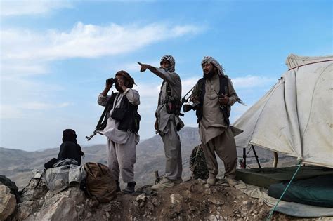 Afghan resistance fighters take back territory from Taliban