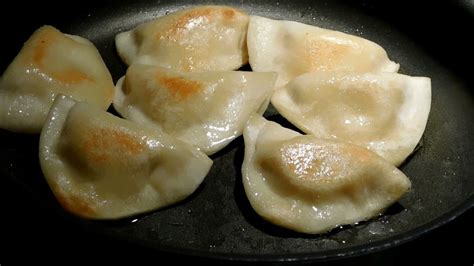 How To Cook Pierogi Kasias Deli Potato And Cheese Pierogi Youtube