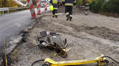 Miejsce Piastowe Wjechał ciężarówką w maszynę na remontowanym