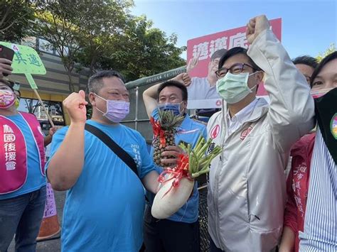 化身綠營超強母雞跑全台 陳其邁：我的責任 Yahoo奇摩汽車機車