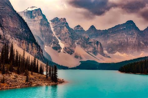 Lake Louise - Moraine Lake Canada, Attraction & Information