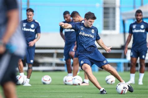 Grêmio se reapresenta para treinos físicos e técnicos