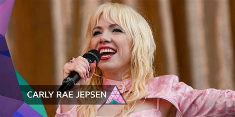 Video Watch Carly Rae Jepsen Perform Shy Boy At Glastonbury