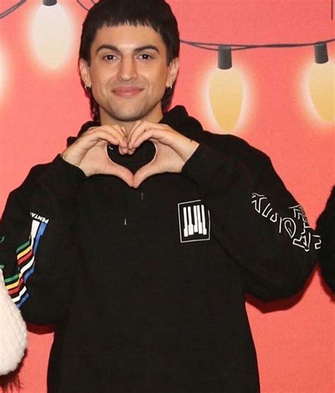 Pin By Skylar Jordan On Mitch Grassi Pentatonix Gorgeous Men Mitch Grassi