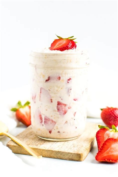 Strawberry Overnight Oats That Taste Like Strawberry Shortcake