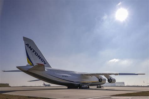 Kievul sub asediu Cea mai mare fabrică de avioane din Ucraina a fost