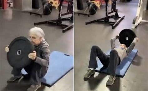 72 Year Old Woman Doing Workout With Ease Viral Video Video 72 साल