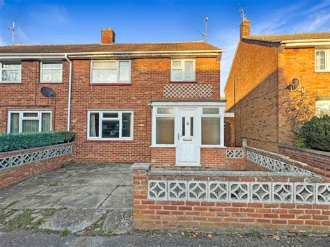 3 Bed Semi Detached House For Sale In Spalding Way Cambridge Cb1 £