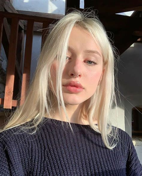 Blonde Hair Looks Brown Blonde Hair Platinum Blonde Hair Blonde Wig Shades Of Blonde Hair