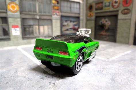 Garagem Hot Wheels Chevy Camaro Z Tooned