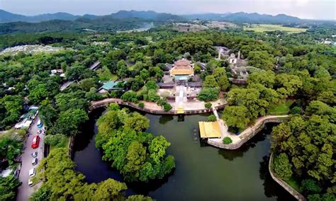 Tu Duc Tomb The Most Beautiful Royal Tomb In Vietnam Scooter Saigon