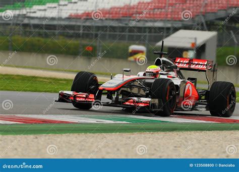 MUGELLO ITALIEN MAJ 2012 Oliver Turvey Av McLaren F1 Laglopp Under