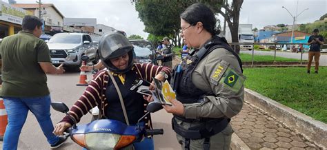 Maio Amarelo Blitz Educativa Realizada Para Orientar Condutores Em