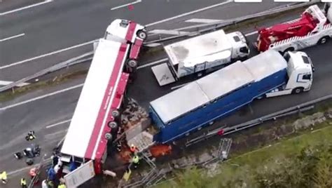 Vid O Accident En Charente Maritime Un Camion Se Renverse Sur La