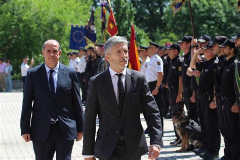 Marlaska premia a la cúpula policial de Zoido con medallas que