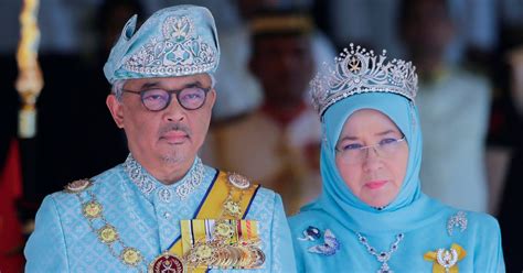 Agong Permaisuri Zahir Takziah Kepada Keluarga Mangsa Lemas Tragedi