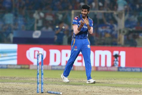 Top 5 bowling performances of Jasprit Bumrah in IPL