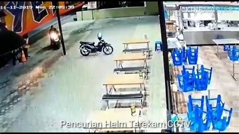 Pencurian Helm Terekam Cctv YouTube