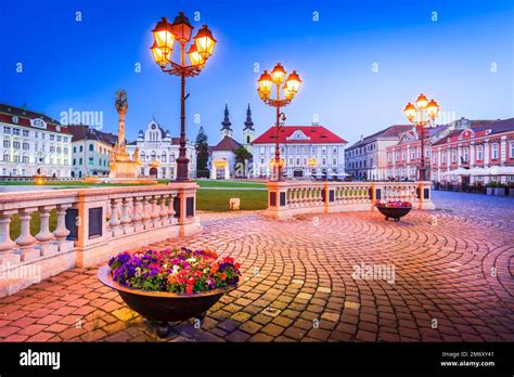 Timisoara Rumania Plaza de la Unión con arquitectura barroca