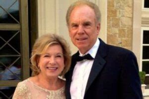 Roger Staubach Age, Height, Weight, Net worth, Wife, Bio & Facts.