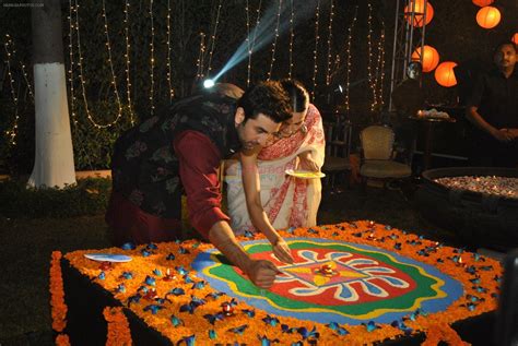 Ranbir Kapoor And Deepika Padukone Celebrate Diwali On 11th Nov 2015