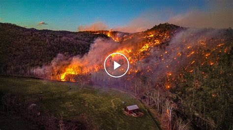 Wildfire Burns Across Mountains in Virginia - The New York Times