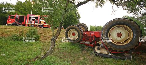 Région Mort écrasé Par Son Tracteur