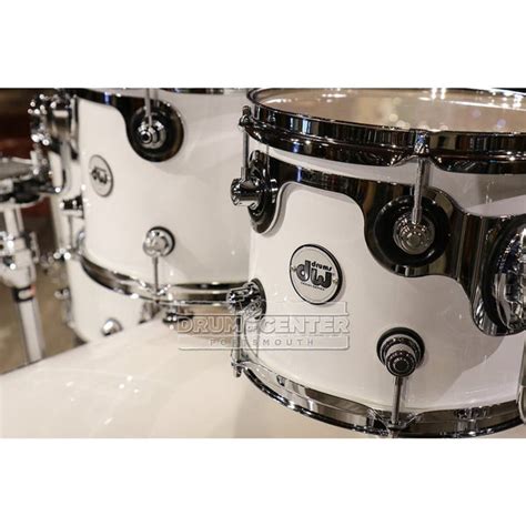 DW Design 5pc Drum Set w/22bd Gloss White | DCP