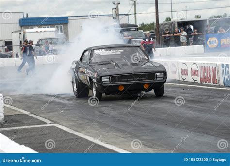 Vintage Camaro Smoke Show Editorial Image Image Of Spin 105422200