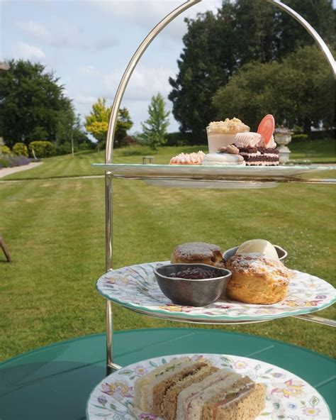 Summer Lodge Country House Hotel & Restaurant