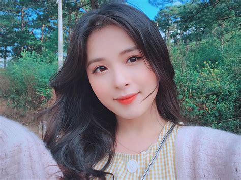 Hot girl dân tộc Tày Người thi hoa hậu người là streamer nổi tiếng Gương mặt trẻ ZNEWS VN