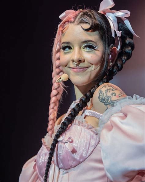 Melanie Martinez On Instagram Shes A Gem ️ Melaniemartinez Melanie Martinez Peinados