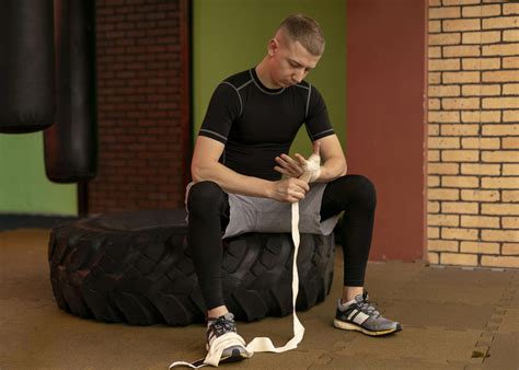 Common Injuries from Lifting Weights and How to Prevent Them