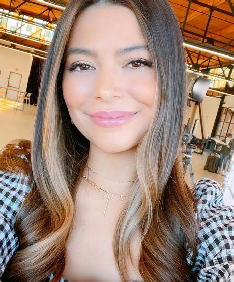 Miranda Cosgrove Nude OnlyFans Leaked Photo 43 TopFapGirls