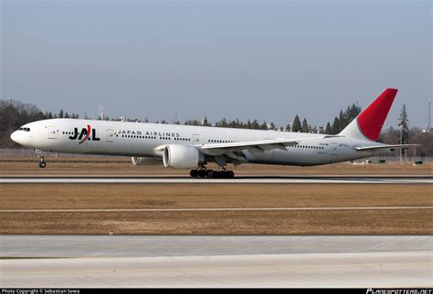 JA735J Japan Airlines Boeing 777 346ER Photo By Sebastian Sowa ID