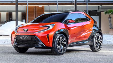 Toyota presentó el Aygo X su nuevo SUV de entrada de gama Parabrisas