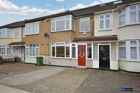 Amery Gardens Gidea Park Romford Rm2 3 Bed Terraced House For Sale