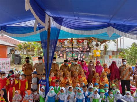 Bupati Rohul Sukiman Dan Bunda PAUD Hj Peni Herawati Buka Cafetaria